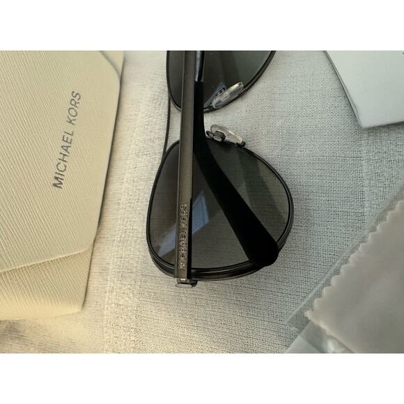Michael Kors Chelsea Sunglases - Picture 6 of 9